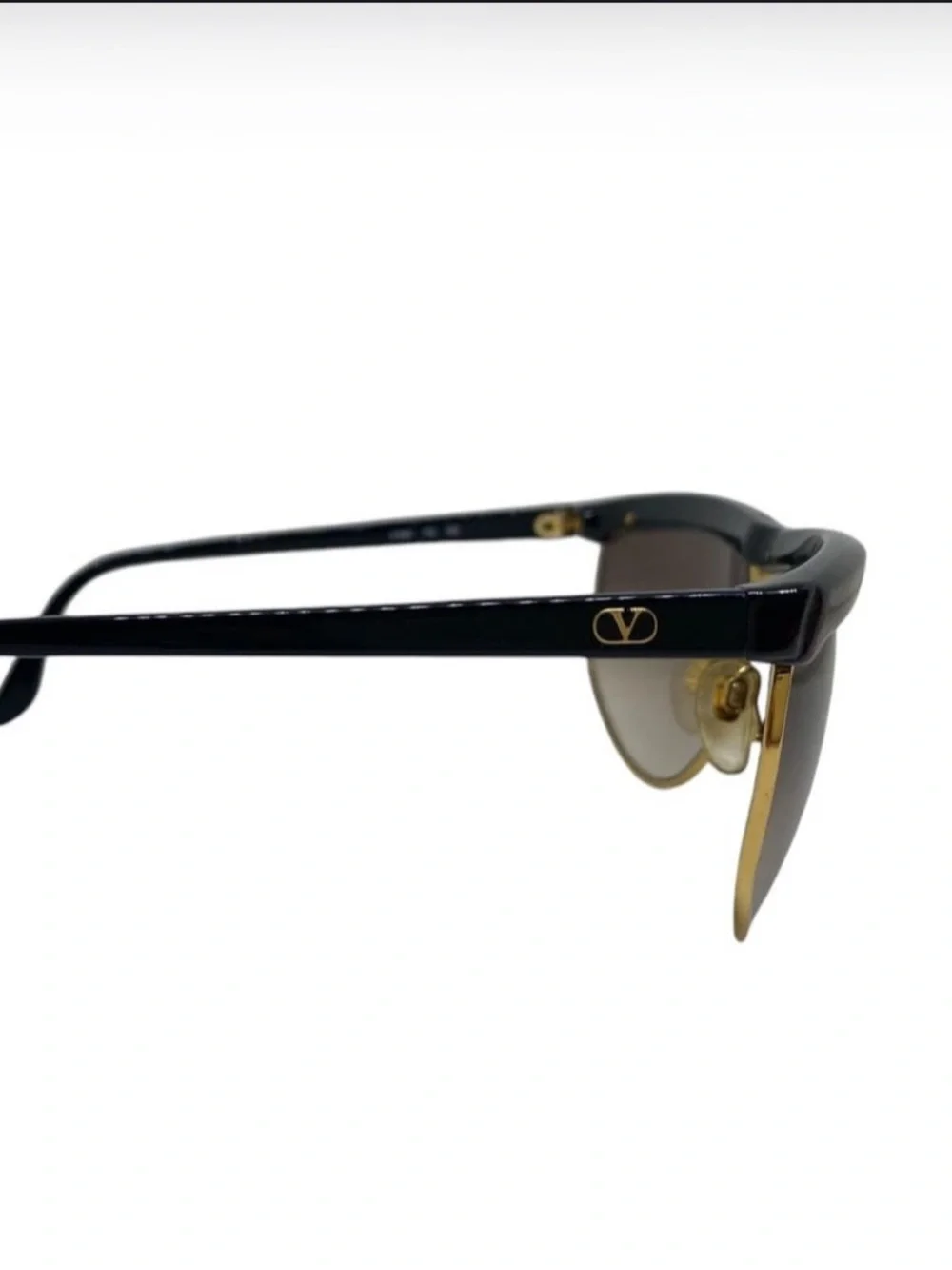 Vintage 1970s Valentino Two-Tone Cat-Eye Sunglasses in Black and Gold RARE - Picture 2 of 12